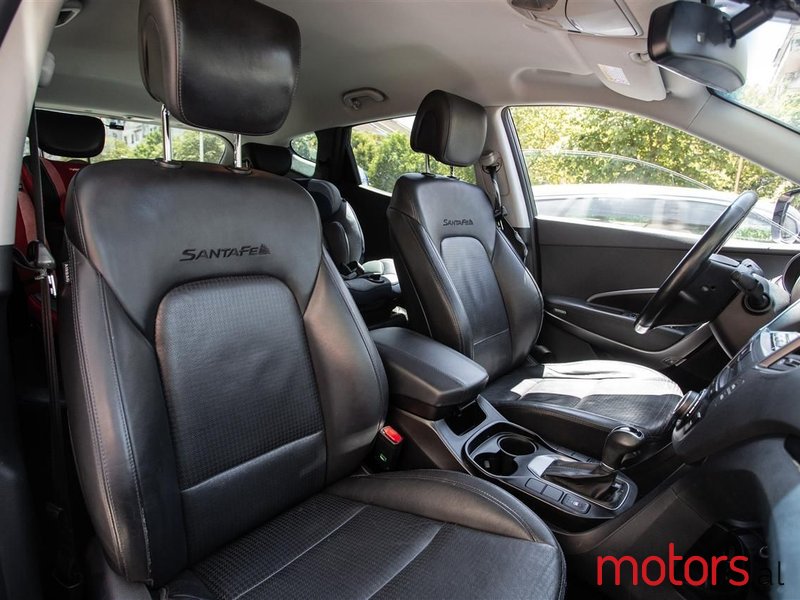 2012' Hyundai Santa Fe photo #1