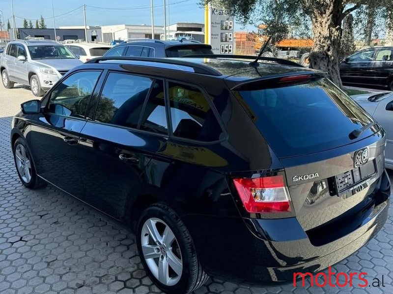2015' Skoda Fabia photo #3