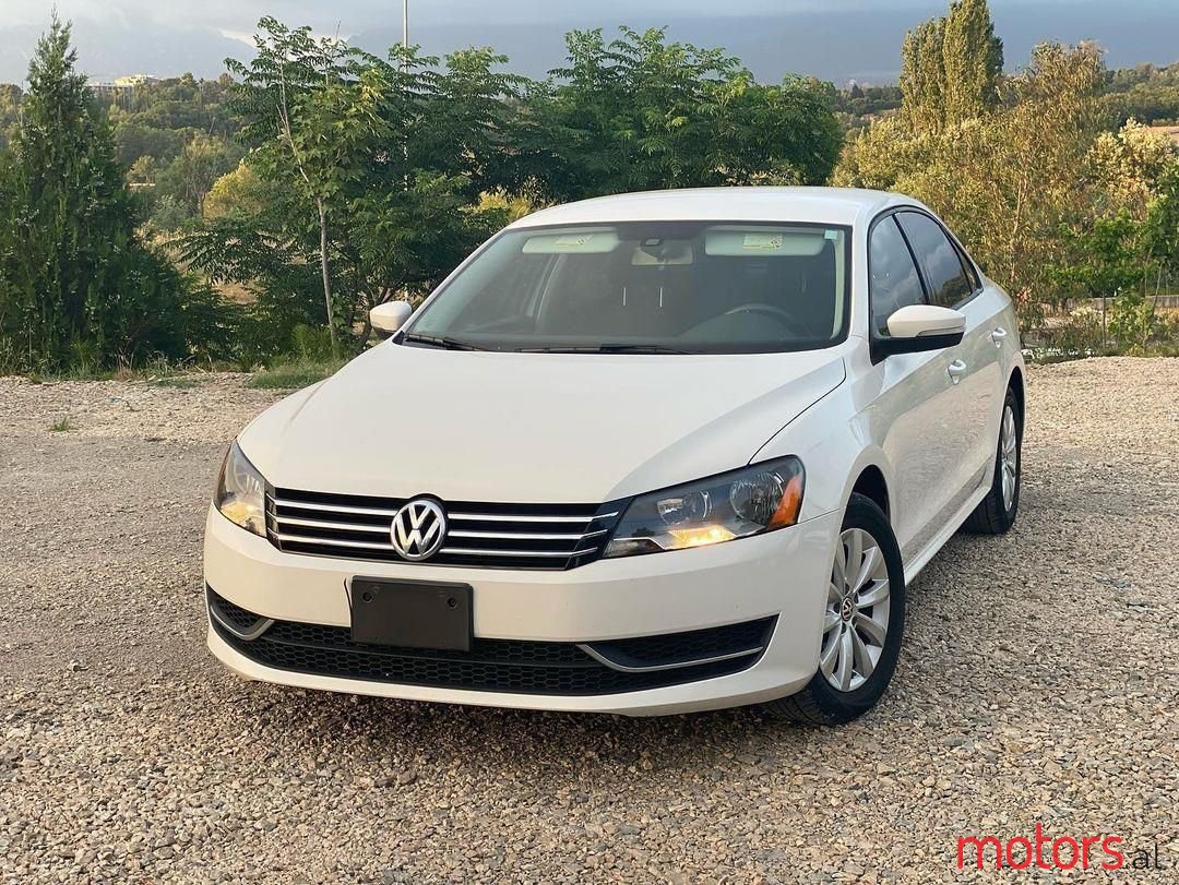 2013' Volkswagen Passat photo #1