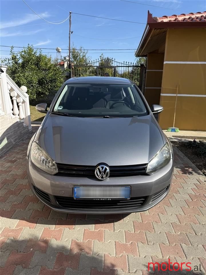 2011' Volkswagen Golf photo #3