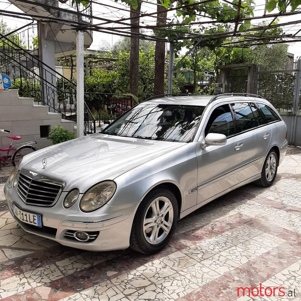 2006' Mercedes-Benz E 220 photo #1