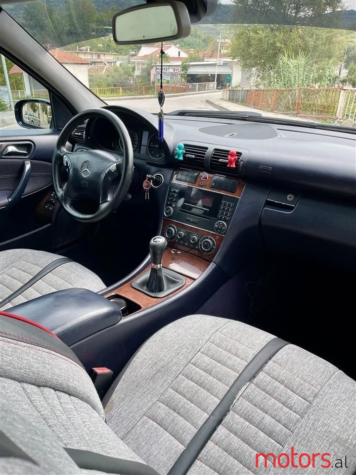 2006' Mercedes-Benz C 220 photo #4