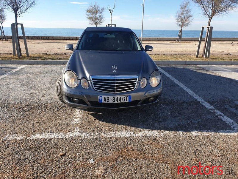 2009' Mercedes-Benz E 280 photo #2