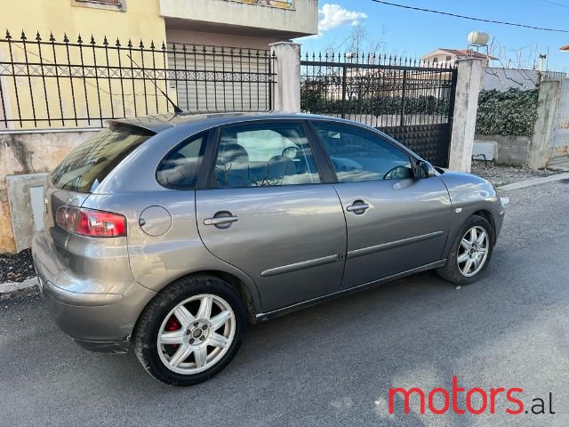 2003' SEAT Ibiza photo #2