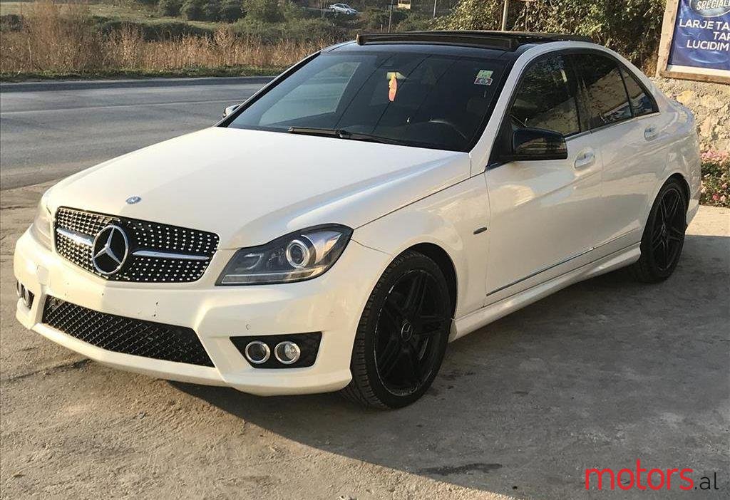 2011' Mercedes-Benz C 250 photo #1