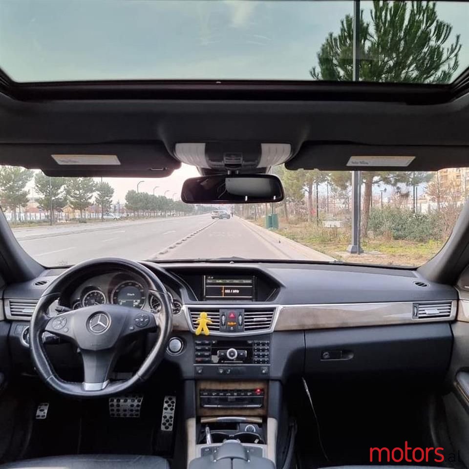 2012' Mercedes-Benz E 350 photo #6