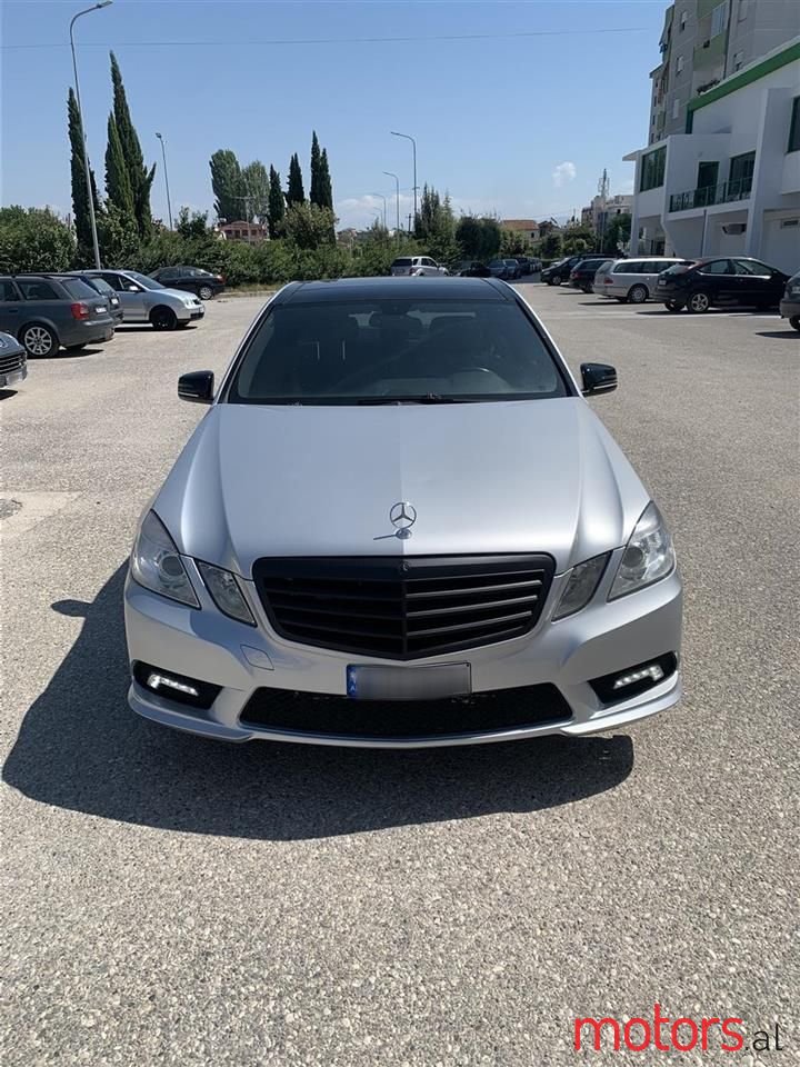 2011' Mercedes-Benz E 55 AMG photo #1