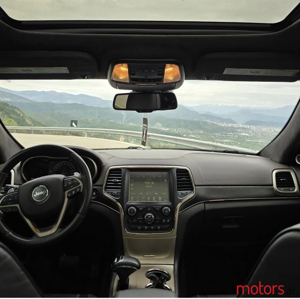 2015' Jeep Grand Cherokee photo #3