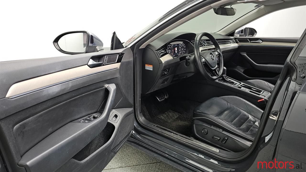 2019' Volkswagen Arteon photo #5