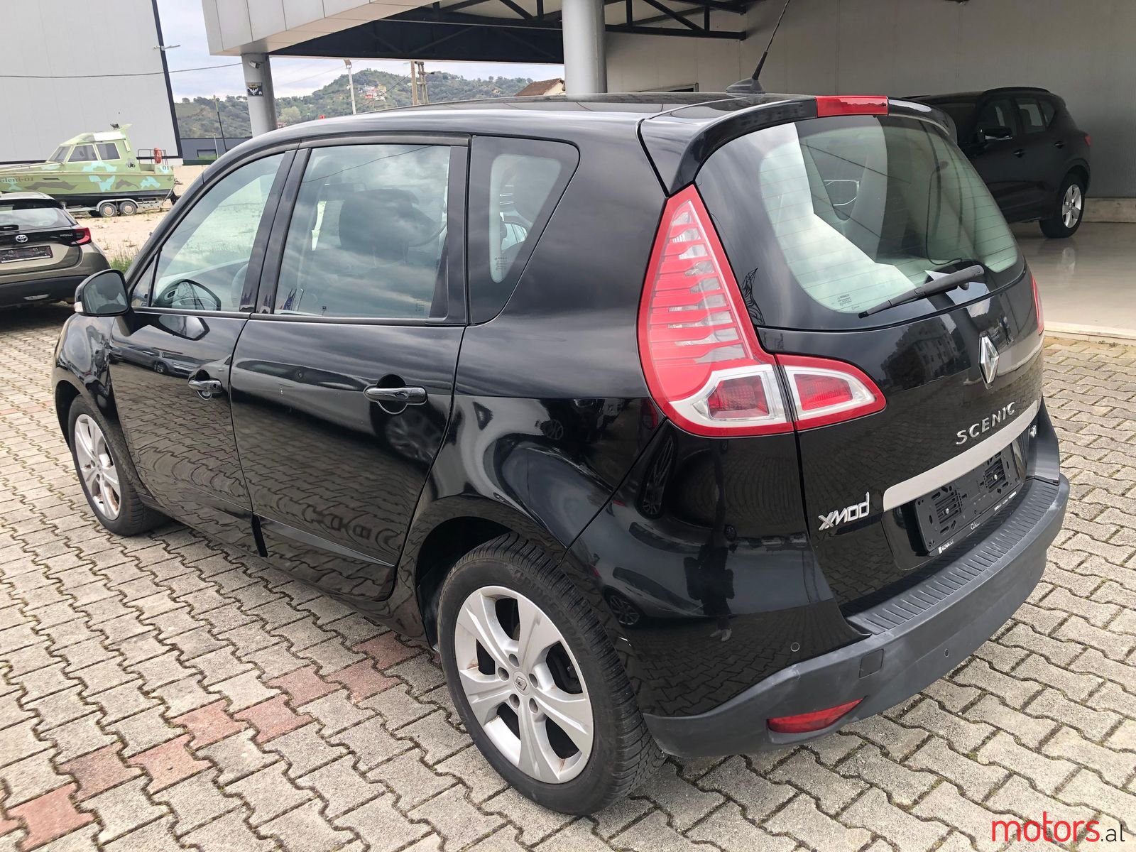 2010' Renault Scenic photo #2