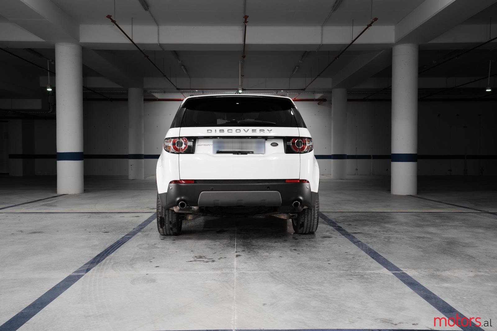 2017' Land Rover Discovery Sport photo #3
