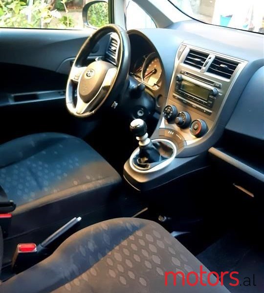 2014' Subaru Trezia photo #1