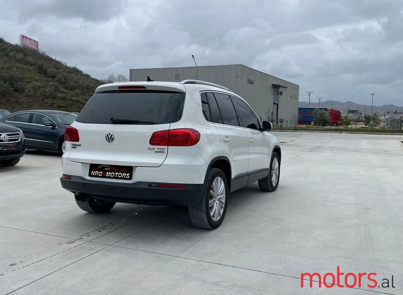 2014' Volkswagen Tiguan photo #3