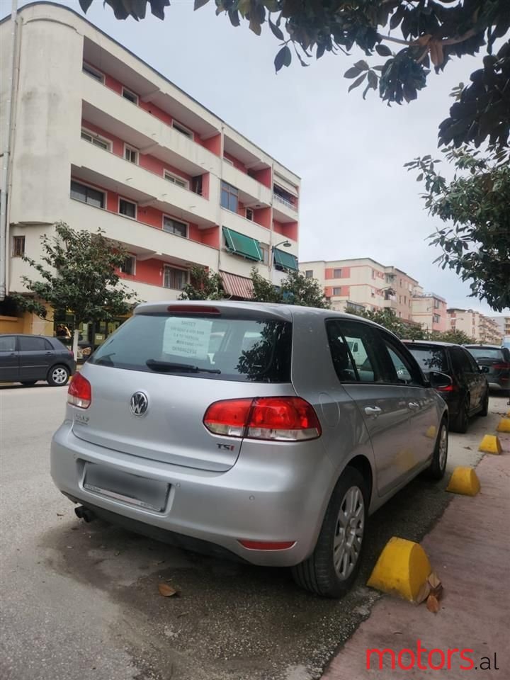 2008' Volkswagen Golf photo #5