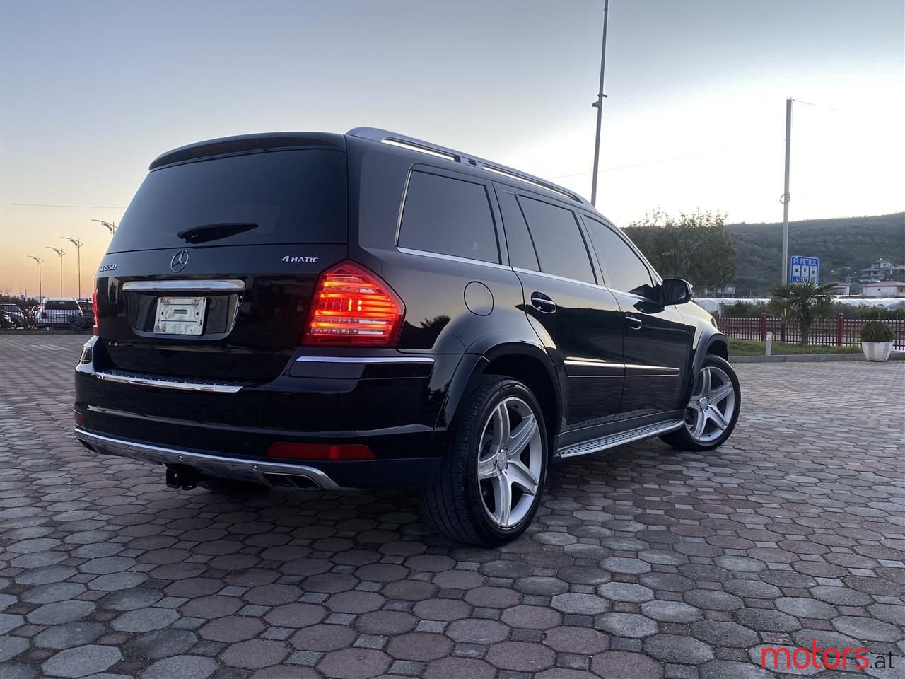 2010' Mercedes-Benz GL 55 AMG photo #4