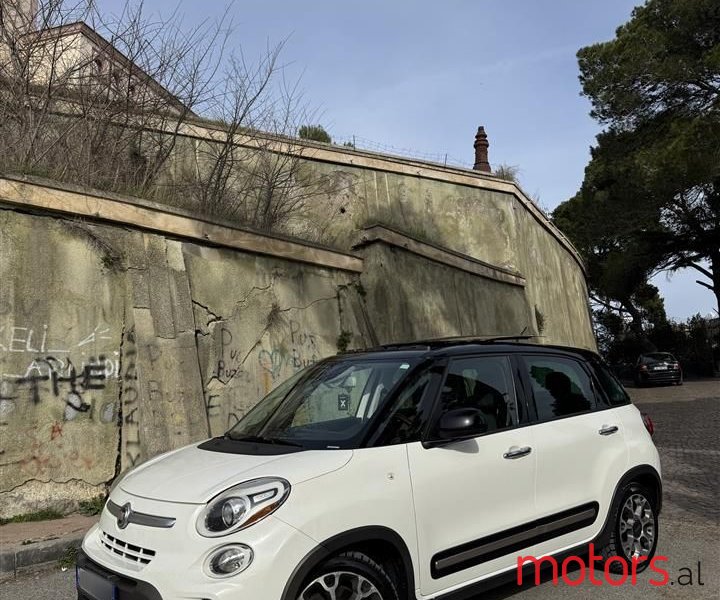 2015' Fiat 500L Trekking photo #3