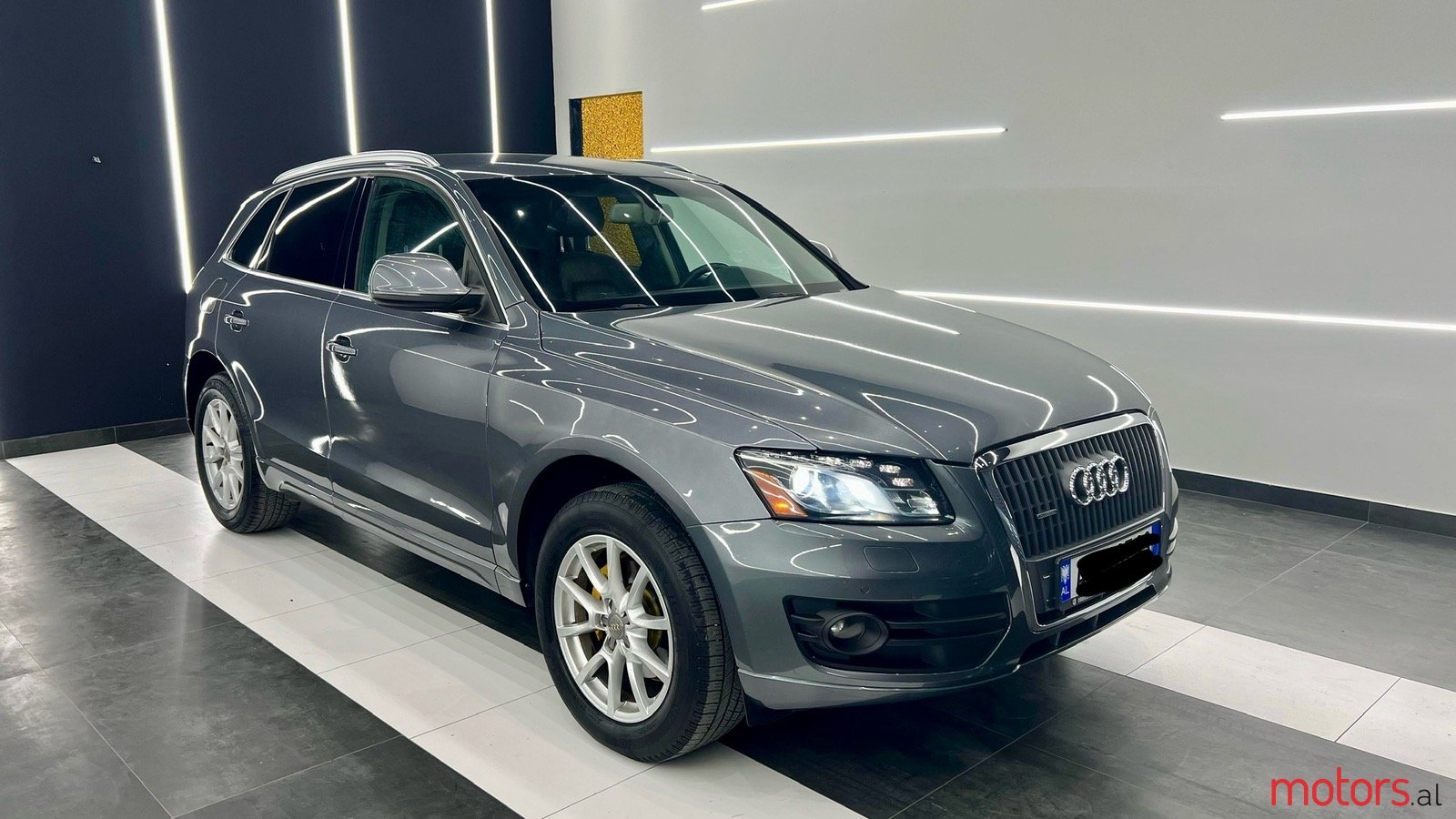 2012' Audi Q5 Suv photo #1