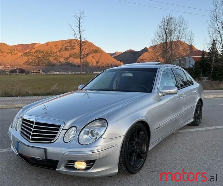 2008' Mercedes-Benz E 230 photo #3