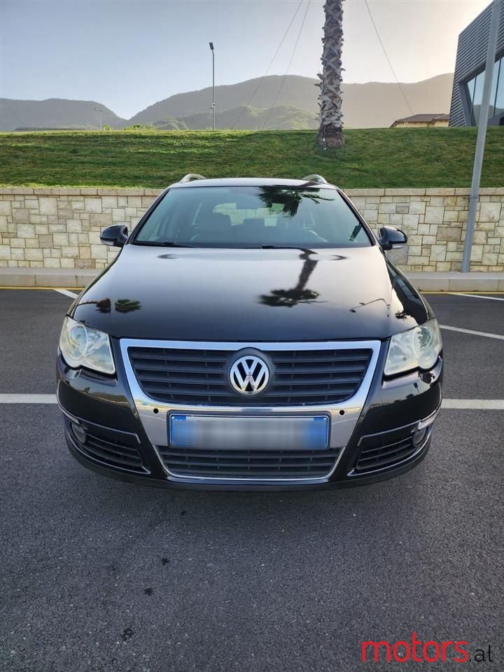 2008' Volkswagen Passat photo #3