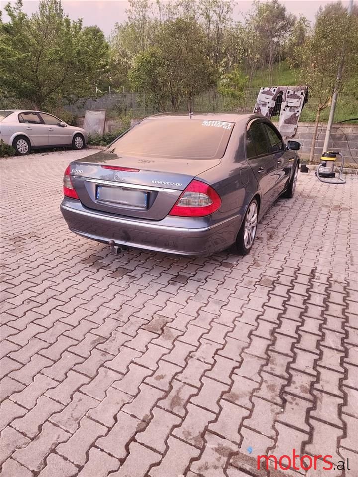 2007' Mercedes-Benz E 200 photo #3