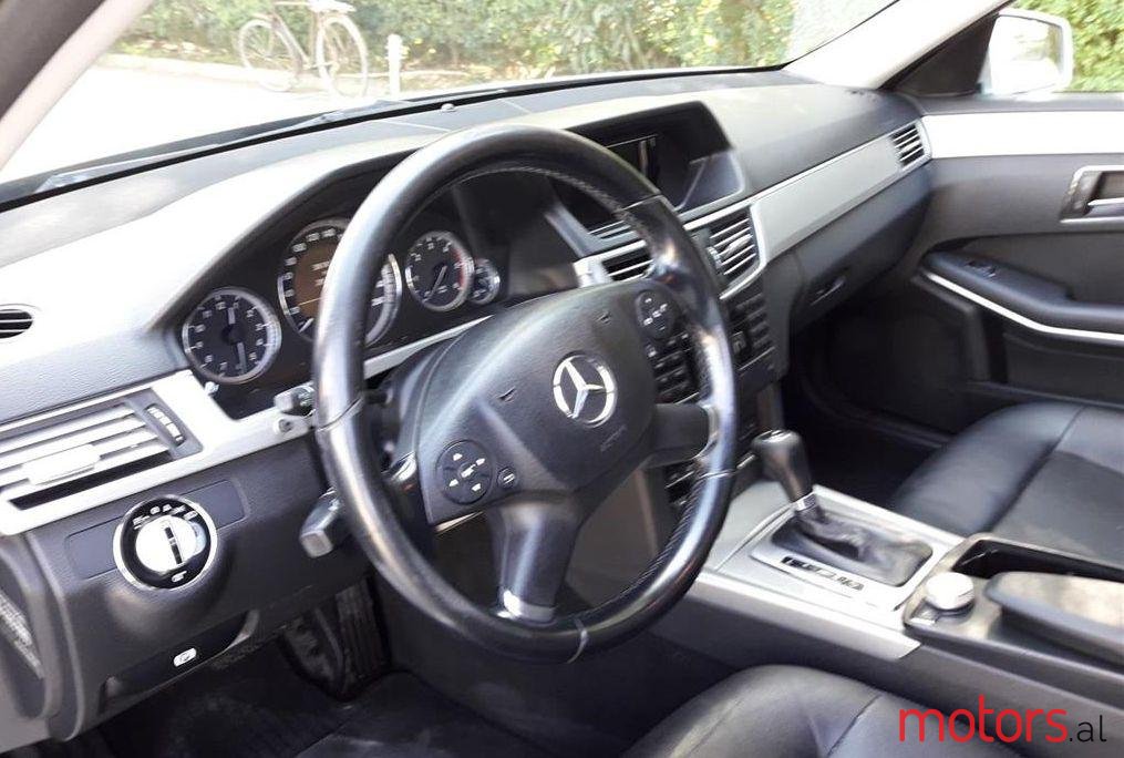 2010' Mercedes-Benz E 220 photo #4