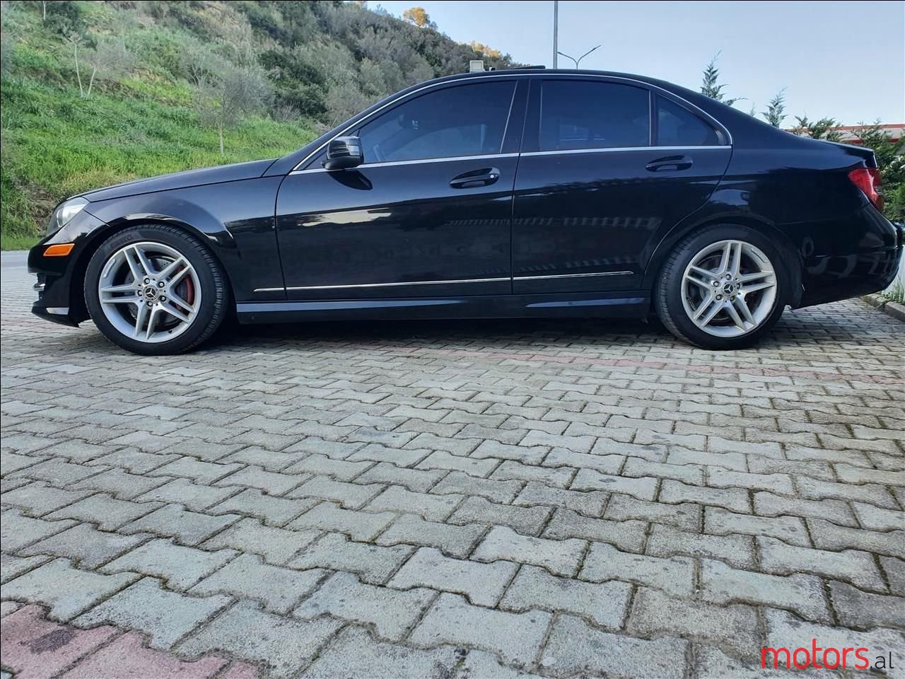 2012' Mercedes-Benz C 300 photo #1