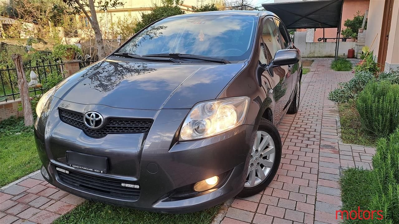 2009' Toyota Auris photo #1