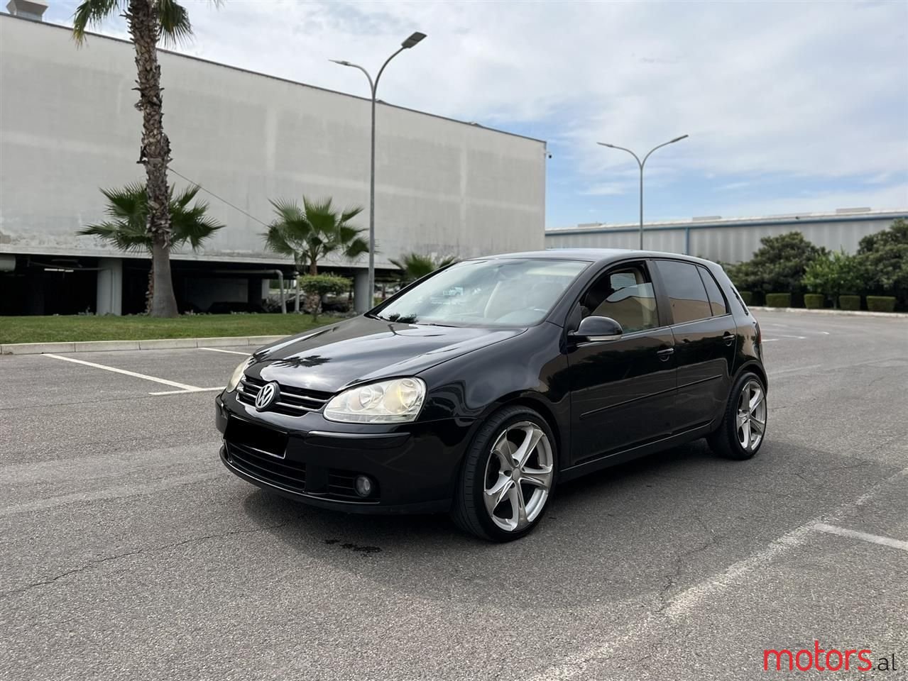 2005' Volkswagen Golf photo #2