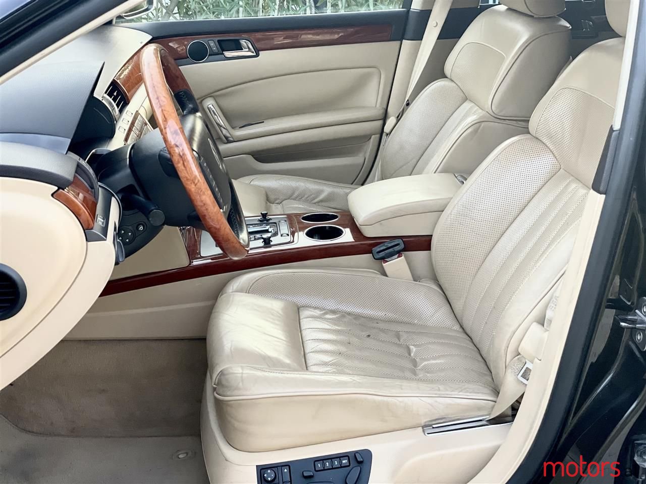 2007' Volkswagen Phaeton photo #2