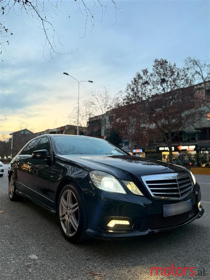 2010' Mercedes-Benz E 220 photo #3