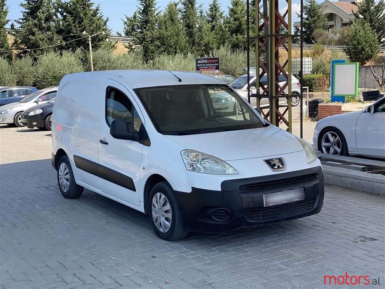 2011' Peugeot Partner photo #5