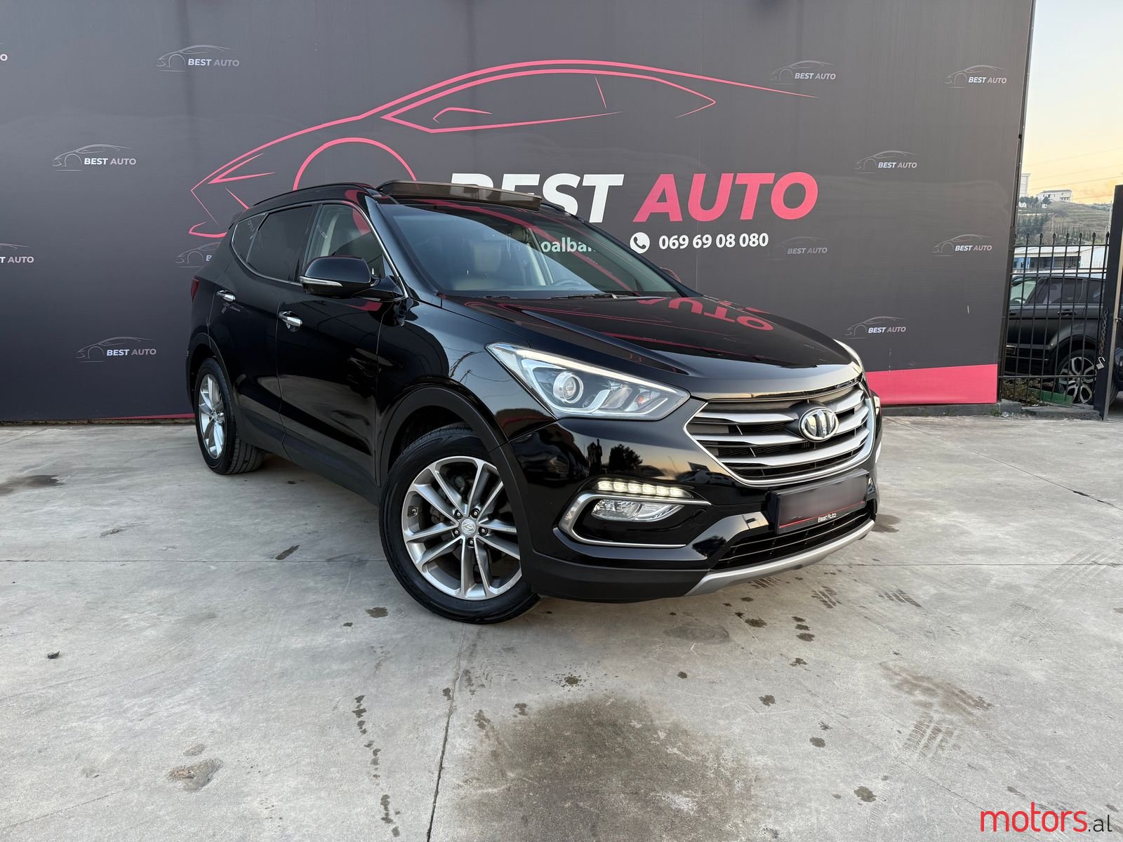2015' Hyundai Santa Fe photo #1