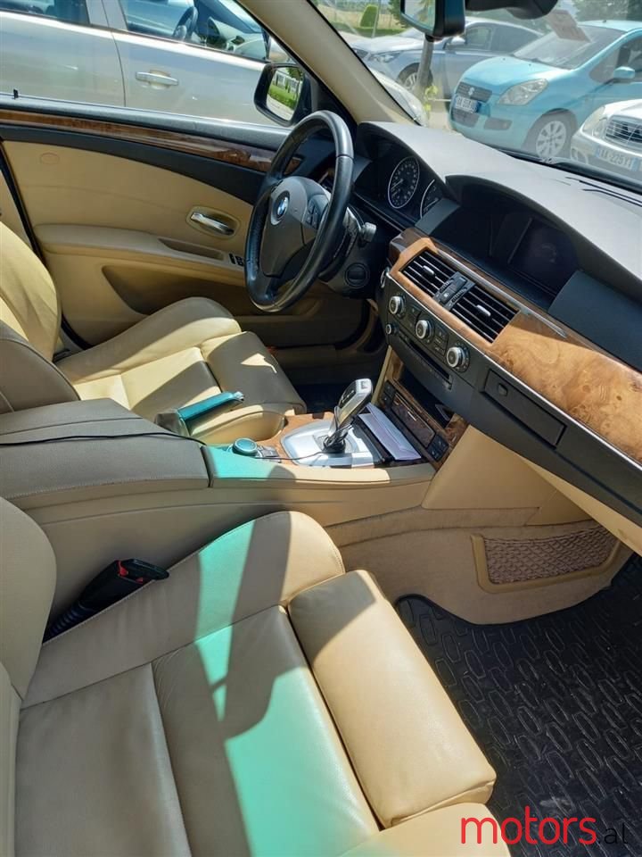 2009' BMW 525 photo #3