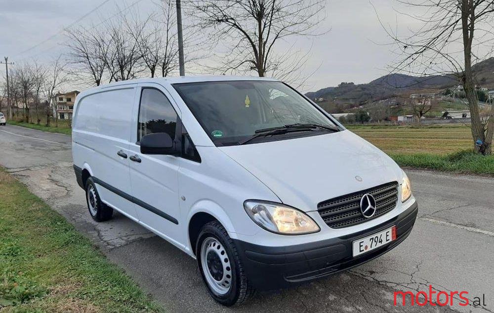 2010' Mercedes-Benz Furgon photo #1