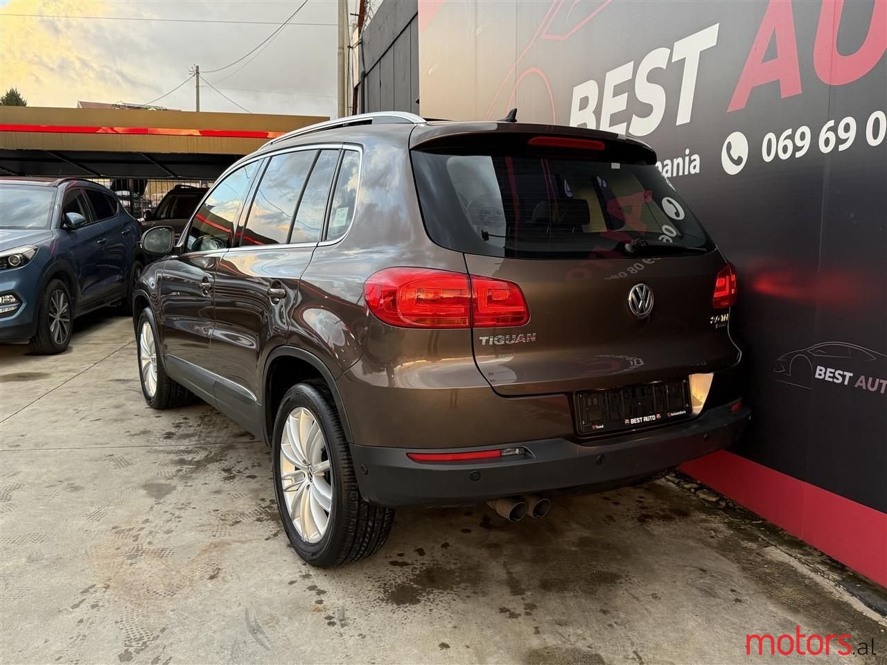 2012' Volkswagen Tiguan photo #3