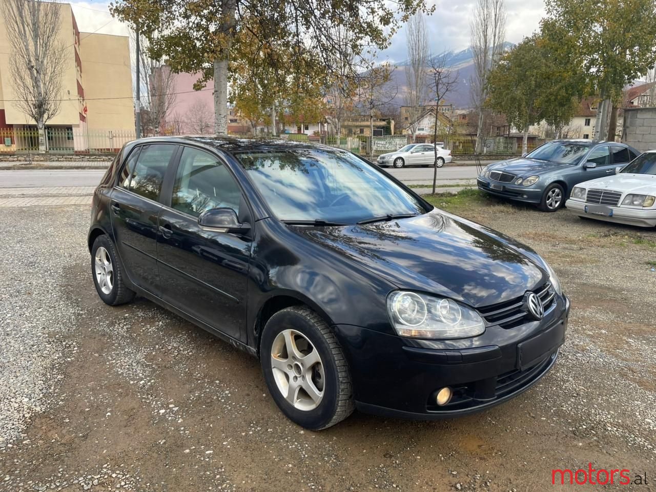 2005' Volkswagen Golf photo #1