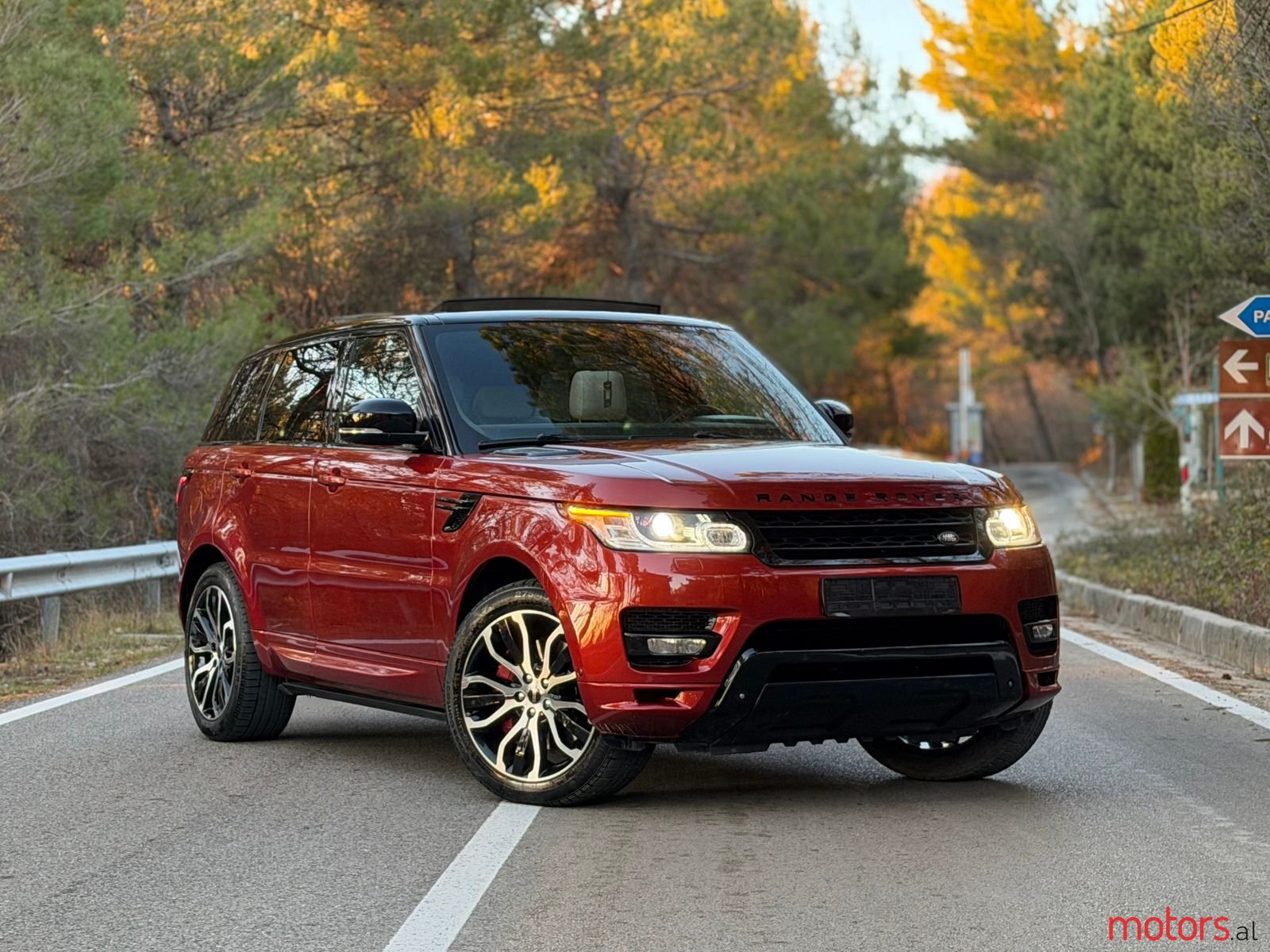 2014' Land Rover Range Rover Sport photo #1
