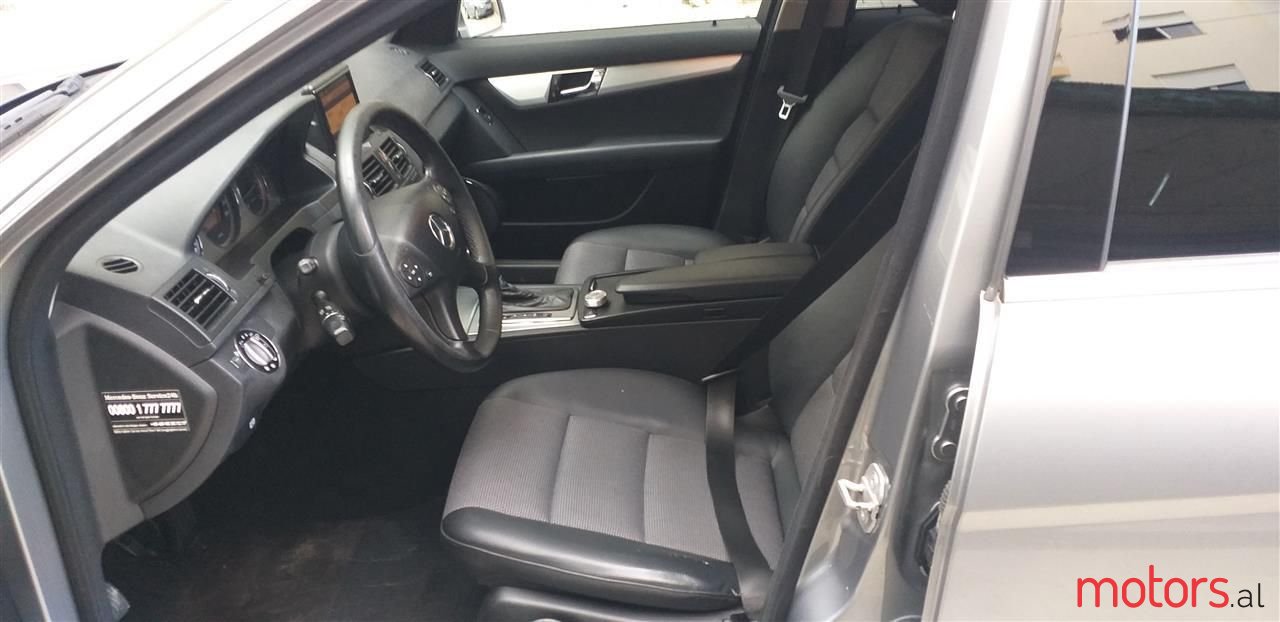 2008' Mercedes-Benz C 220 photo #3