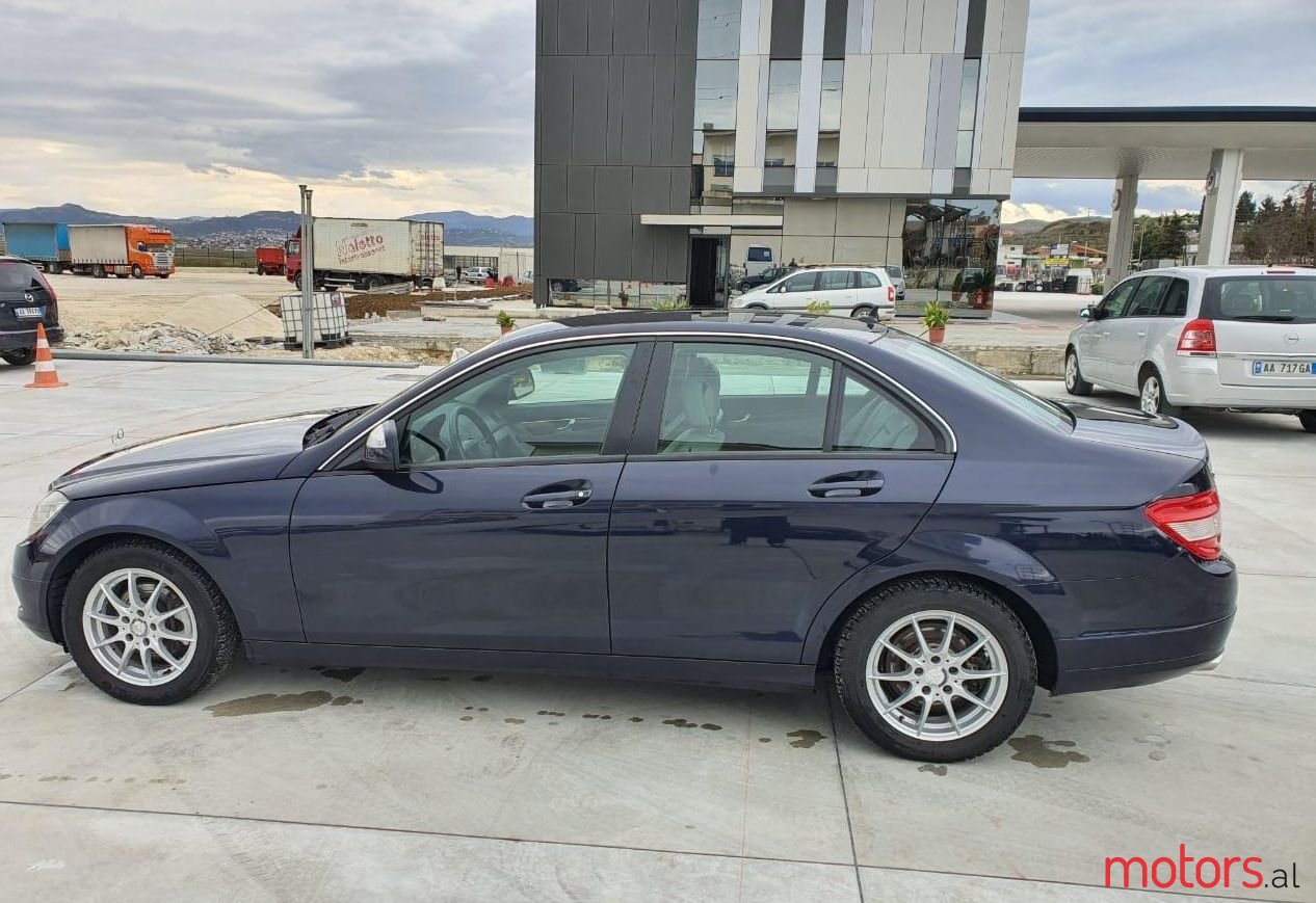 2008' Mercedes-Benz C 220 photo #1