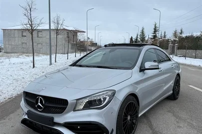 2014' Mercedes-Benz CLA 200