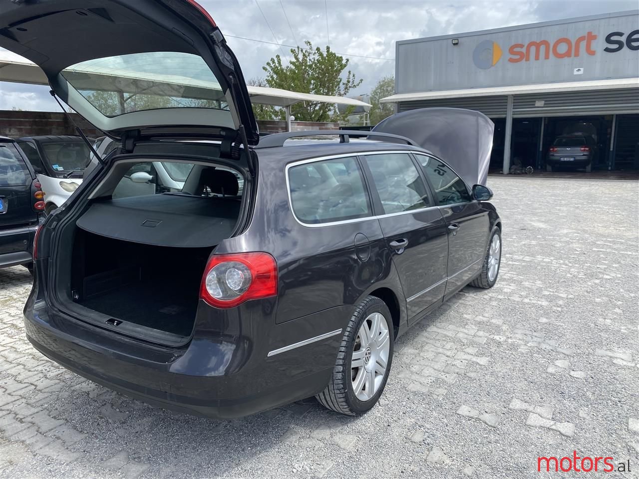 2007' Volkswagen Passat photo #3