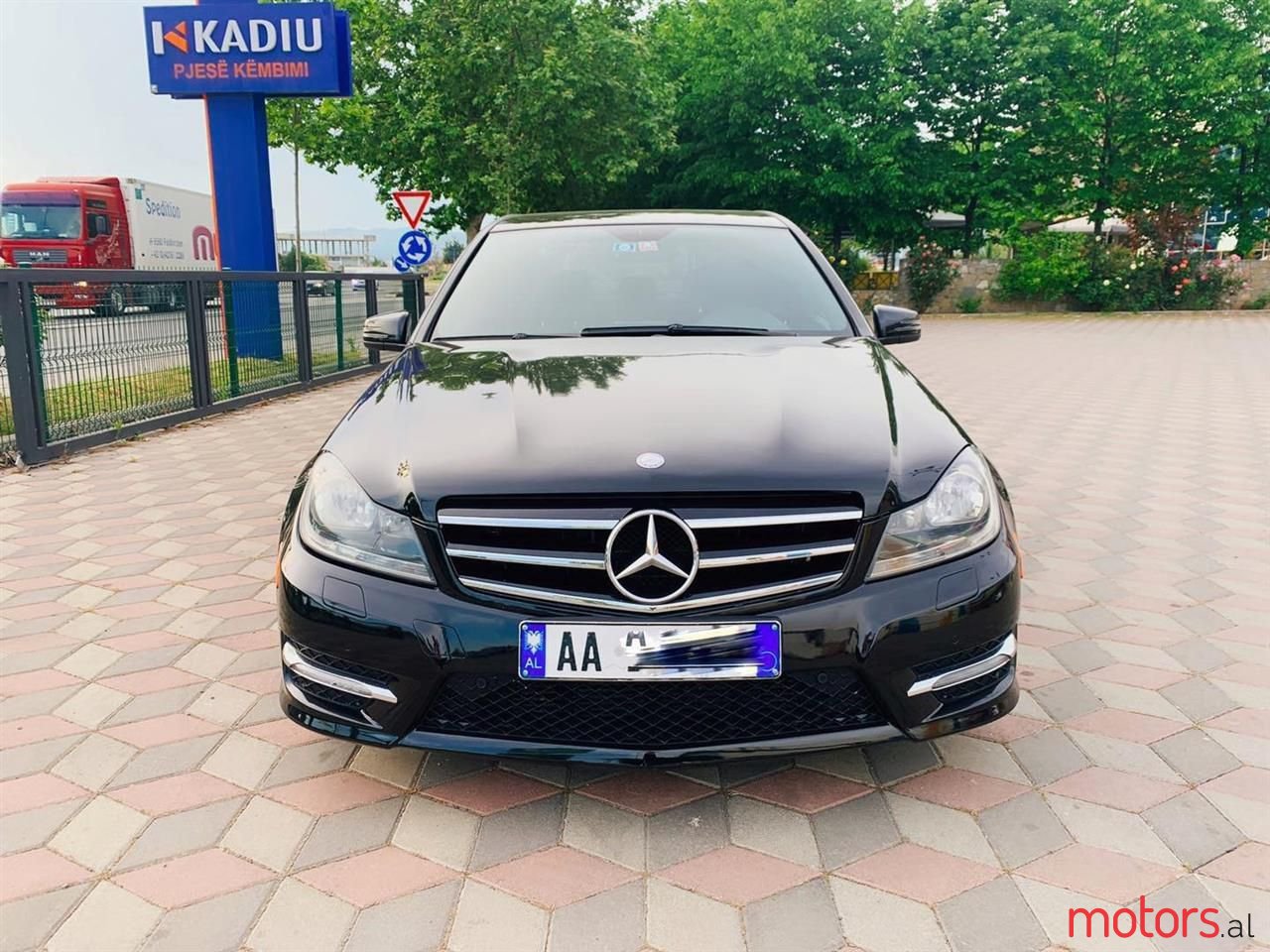 2009' Mercedes-Benz C 320 photo #5