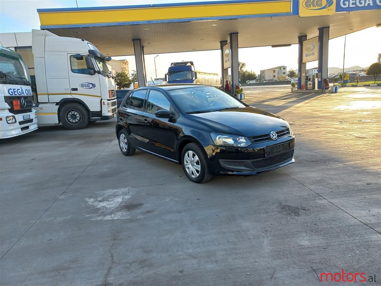 2012' Volkswagen Polo photo #1