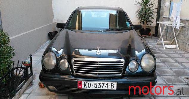 2000' Mercedes-Benz E-Class photo #1