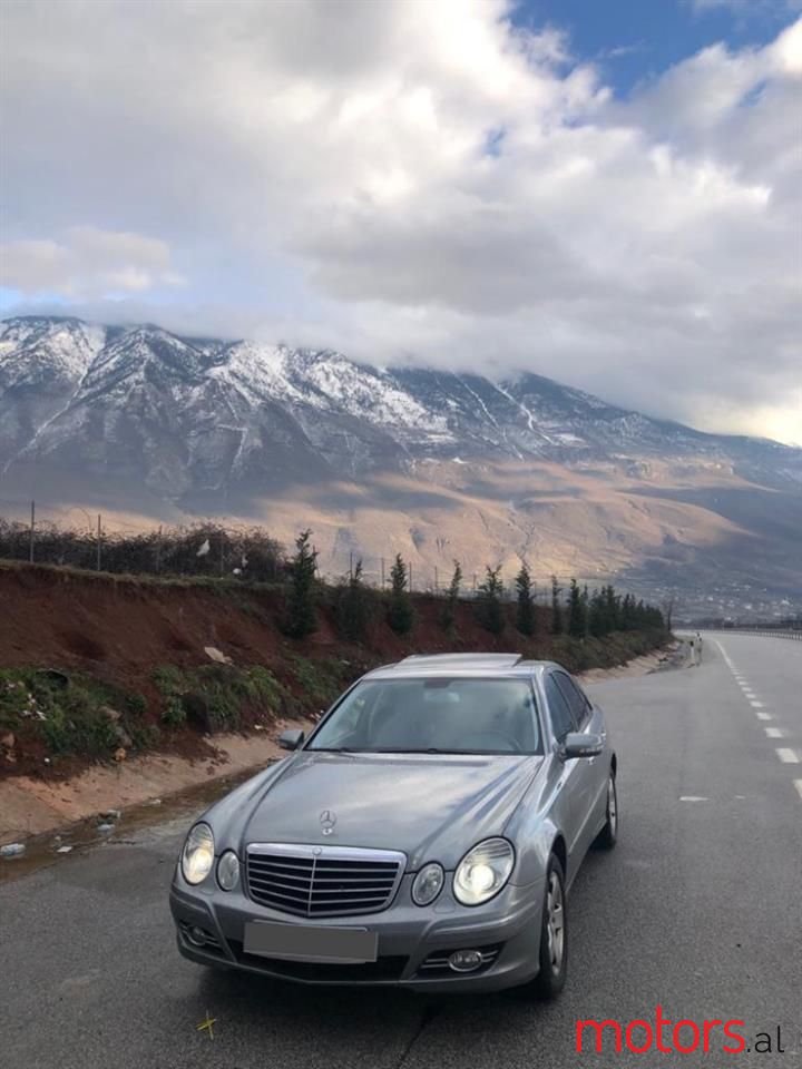 2008' Mercedes-Benz E 320 photo #2