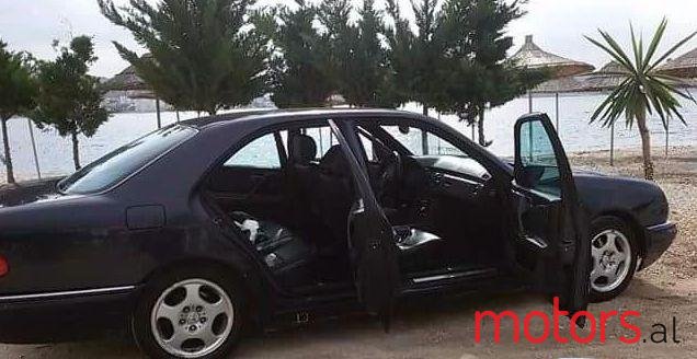 1998' Mercedes-Benz 250 photo #1