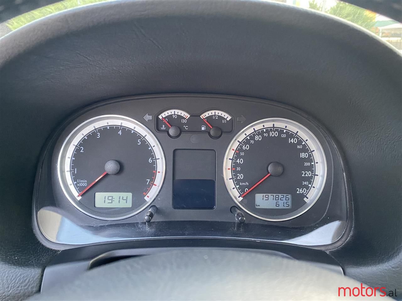 2003' Volkswagen Golf photo #5