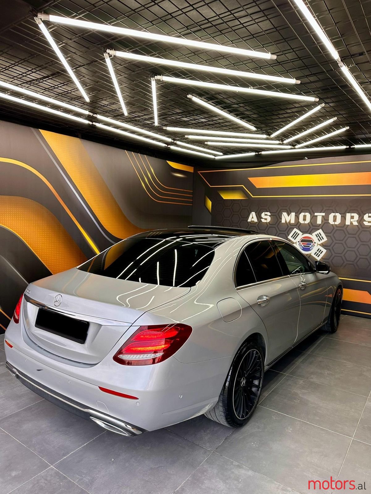 2017' Mercedes-Benz E 220 photo #6
