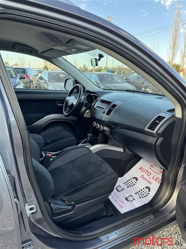 2008' Mitsubishi Outlander photo #6