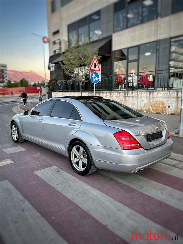 2011' Mercedes-Benz S 350 photo #6